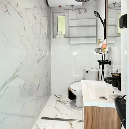 Sofia's Finest 1bd Absolute Center Luxury With Kitchenette Апартаменты